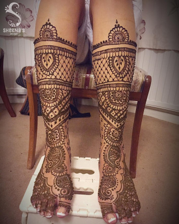 mehndi designs for foot and legs