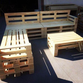 elegant pallet lounge