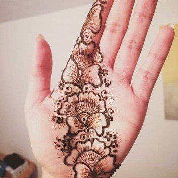 elegant mehndi image