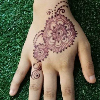 simple back hand mehndi designs