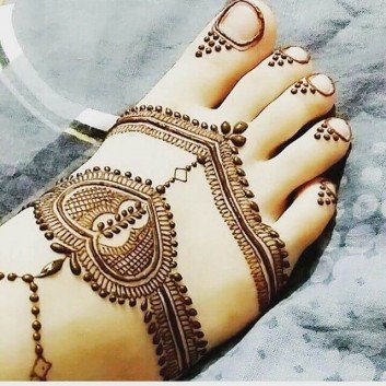 foot mehndi art for the college going girls