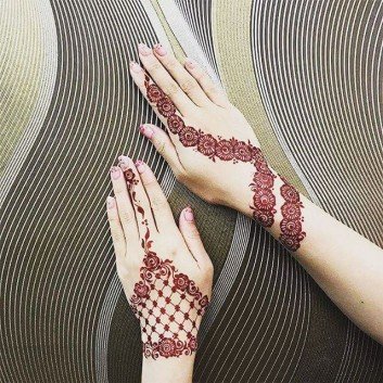 backhand mehndi design on both hands