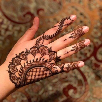 mehndi design for right hand