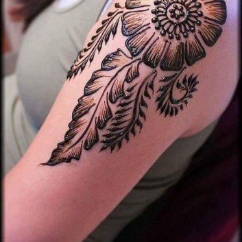 beautiful and floral mehendi design