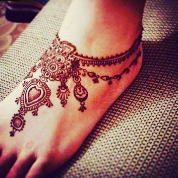 Foot Really Simple and loveable Mehndi designs