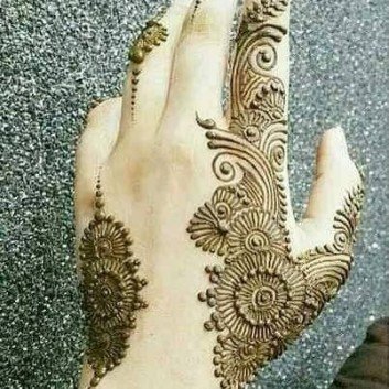 simple mehndi design for left hand