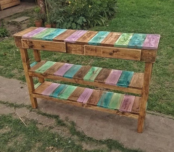 Pallet outdoor bench