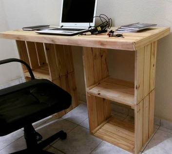 Pallet laptop table