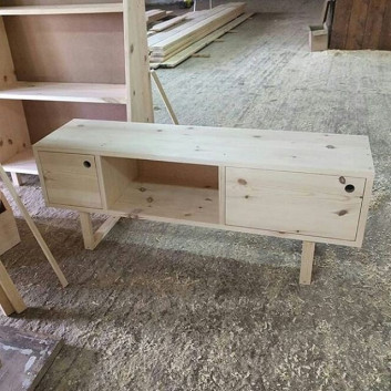 Pallet storage drawers