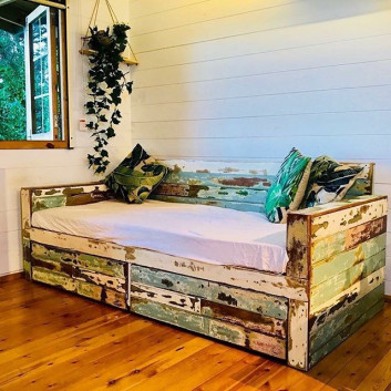 Pallet furniture sofa