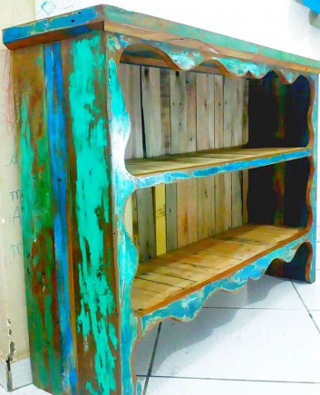 Pallet side table