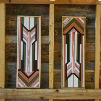 Pallet arrow art