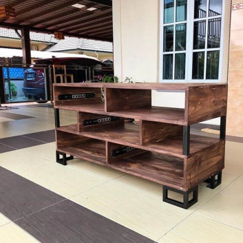 Pallet TV Stand