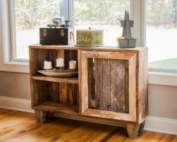 Pallet furniture desk