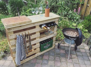 Pallet outdoor bar furniture