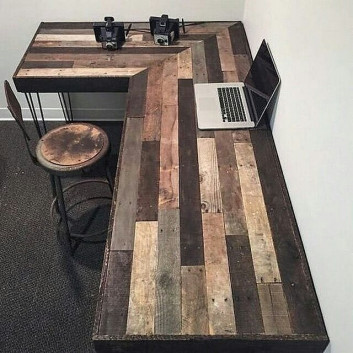 Pallet laptop table