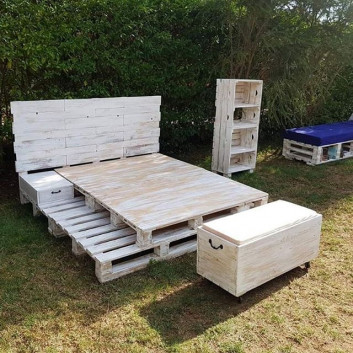 Pallet bed