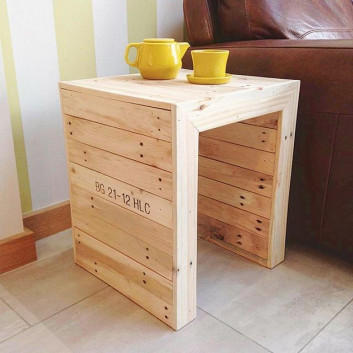 Pallet night stand