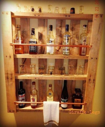 Pallet wine rack