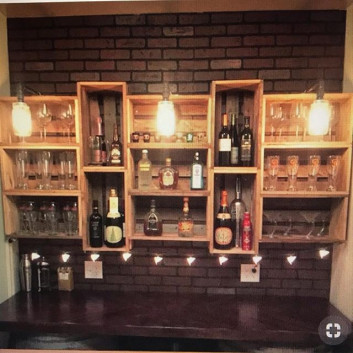 Pallet wine shelf