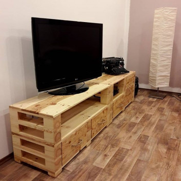 Pallet TV Stand