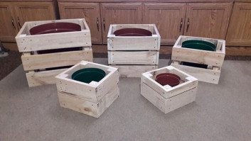 Pallet planter box