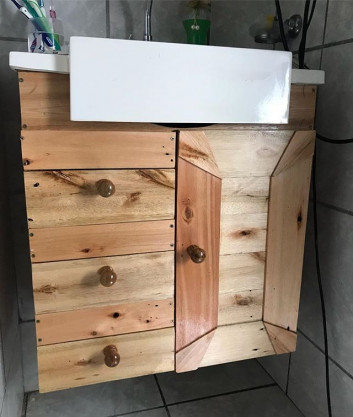 Pallet washroom shelf