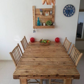 Pallet dining table