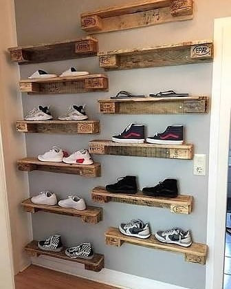 Pallet shoes rack