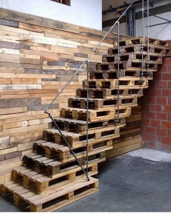 Pallet staircase