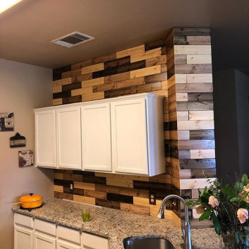 Pallet wall decor