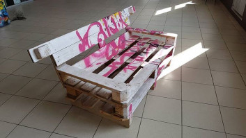 Wooden pallet sofa frame ideas