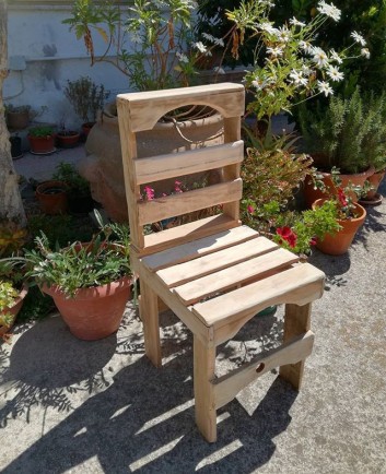 Pallet Garden chairs with table