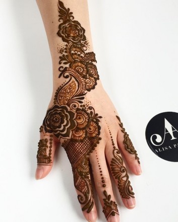 unique mehndi designs for hands on sensod