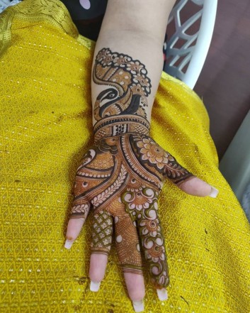 fronthand mehndi design ideas on sensod