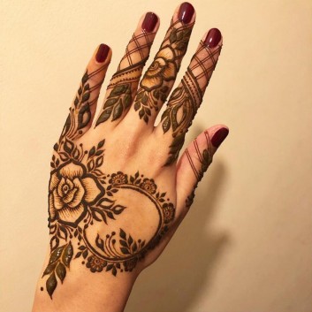 latest hand mehndi design for girls