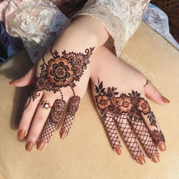 latest backhand mehndi designs