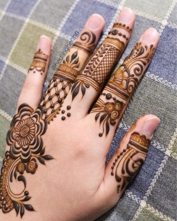 unique finger mehndi designs