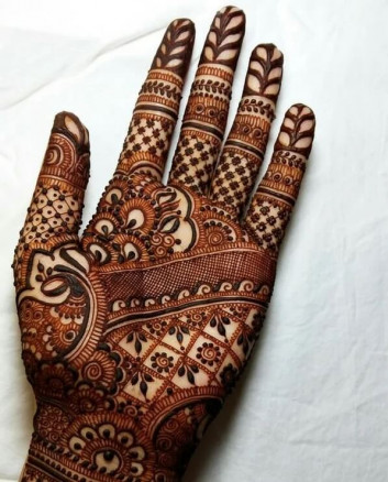 Heavy Front Hands Mehndi Designs