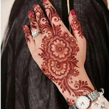 Best new year Henna Designs for Your Beautiful Hands 2019