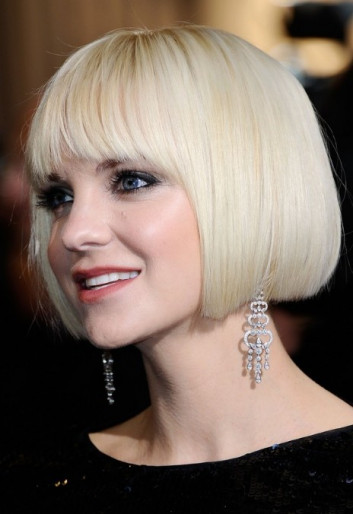 Platinum-blonde Short Bob Haircuts & Hairstyles for Women