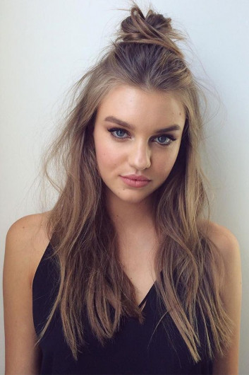 Top-Knot Girls Hairstyles That Are Seriously Cute