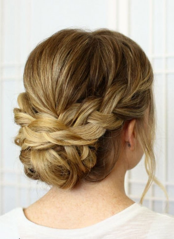 A Lifesaver Braided Bun Hairstyles