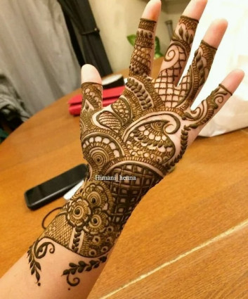 adorable  Mehndi Designs on fronthand 2019