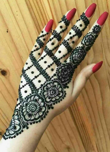 Elegant Bridal back hand Mehndi Design