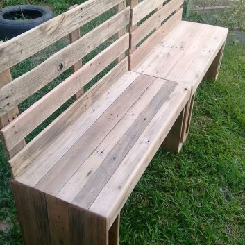 Pallet outdoor bench