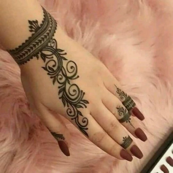 Latest Adorable Mehndi designs for Girls