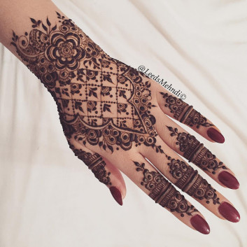 Top Eid Mehndi Designs for hands 2018