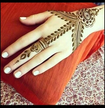 very simple backhand mehndi designs