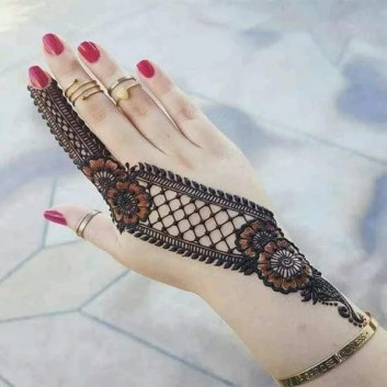 Stylish Arabic Mehndi Designs for hands